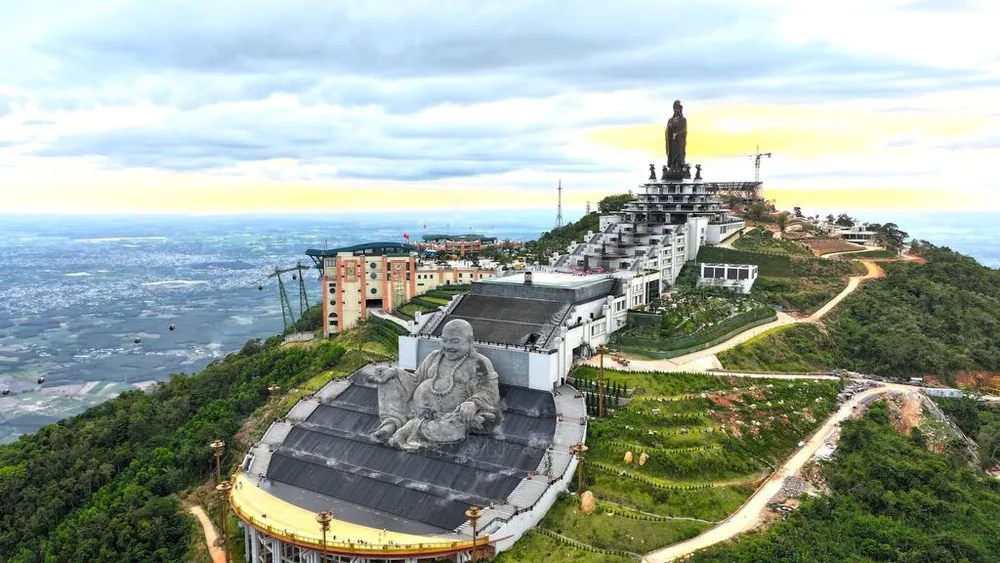 Núi bà Đen 1