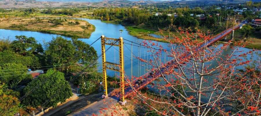 Cầu treo kon klor và nhà rông kon klor